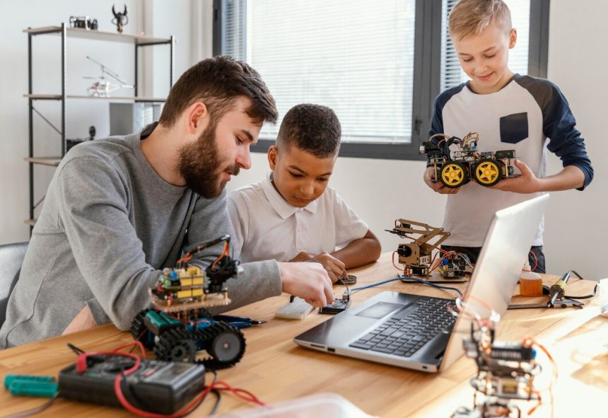 Tworzenie własnego robota krok po kroku – wykorzystanie druku 3D i platform Arduino oraz Raspberry Pi
